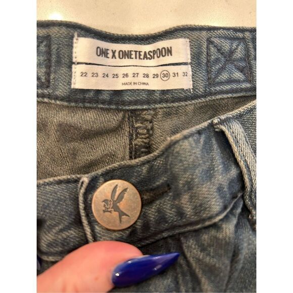 One teaspoon Le Wolves distressed raw hem buckle shorts size 30 medium wash - Picture 4 of 8